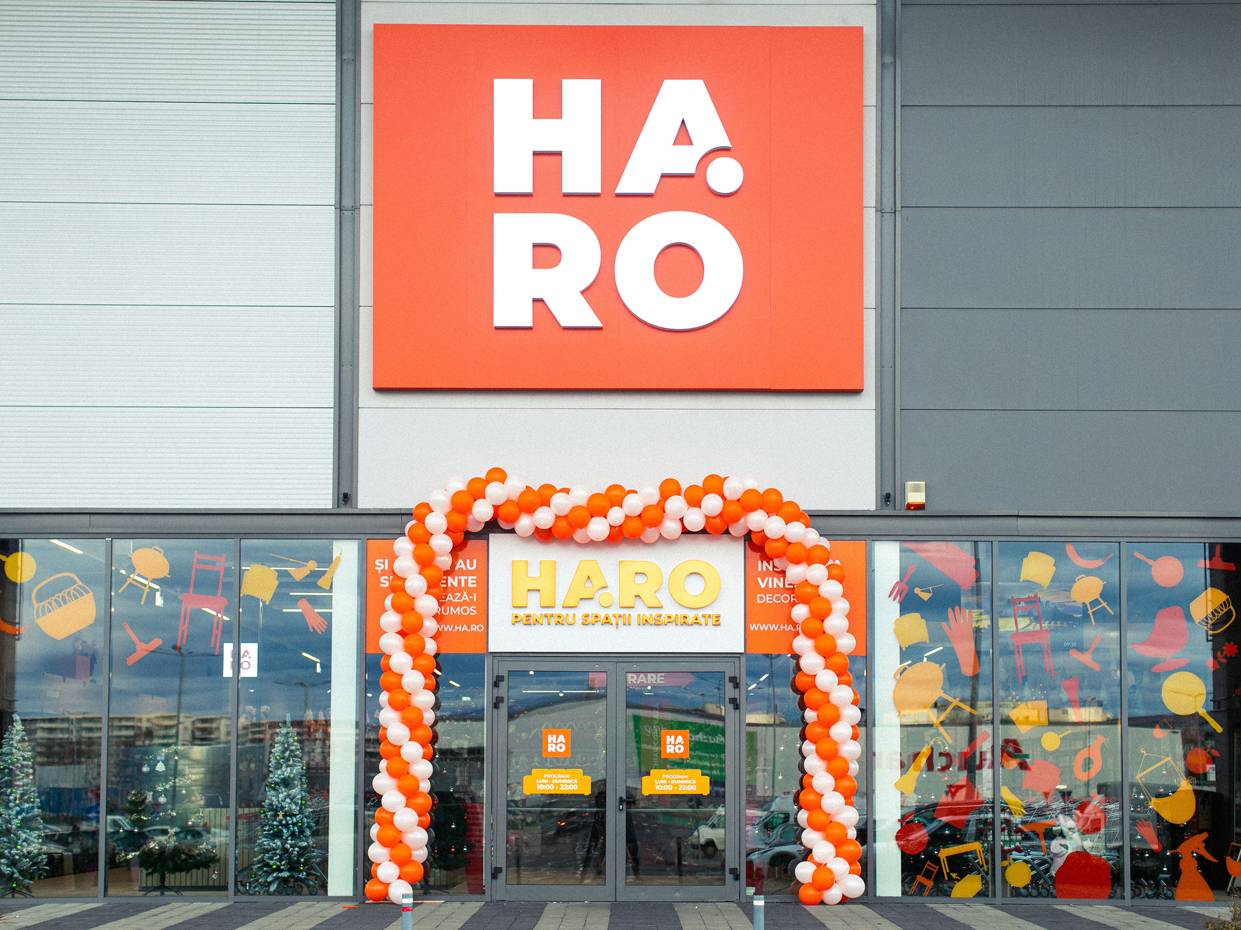 HA.RO România a deschis primul magazin, marcând debutul pe piața locală cu o varietate extinsă de produse pentru interior și exterior.