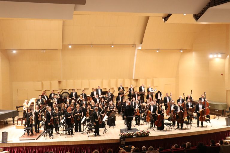 Concert de colinde și recital de Sf. Nicolae, săptămâna aceasta la Filarmonica Brașov!