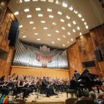Câștigător al celebrului Concurs de Dirijat G. Mahler, Germania - 2020, FINNEGAN DOWNIE DEAR dirijează RAVEL și ELGAR la Sala Radio