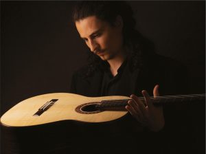 Din Statele Unite la București: chitaristul DRAGOȘ ILIE, laureat cu peste 40 de premii internaționale, invitat la Sala Radio