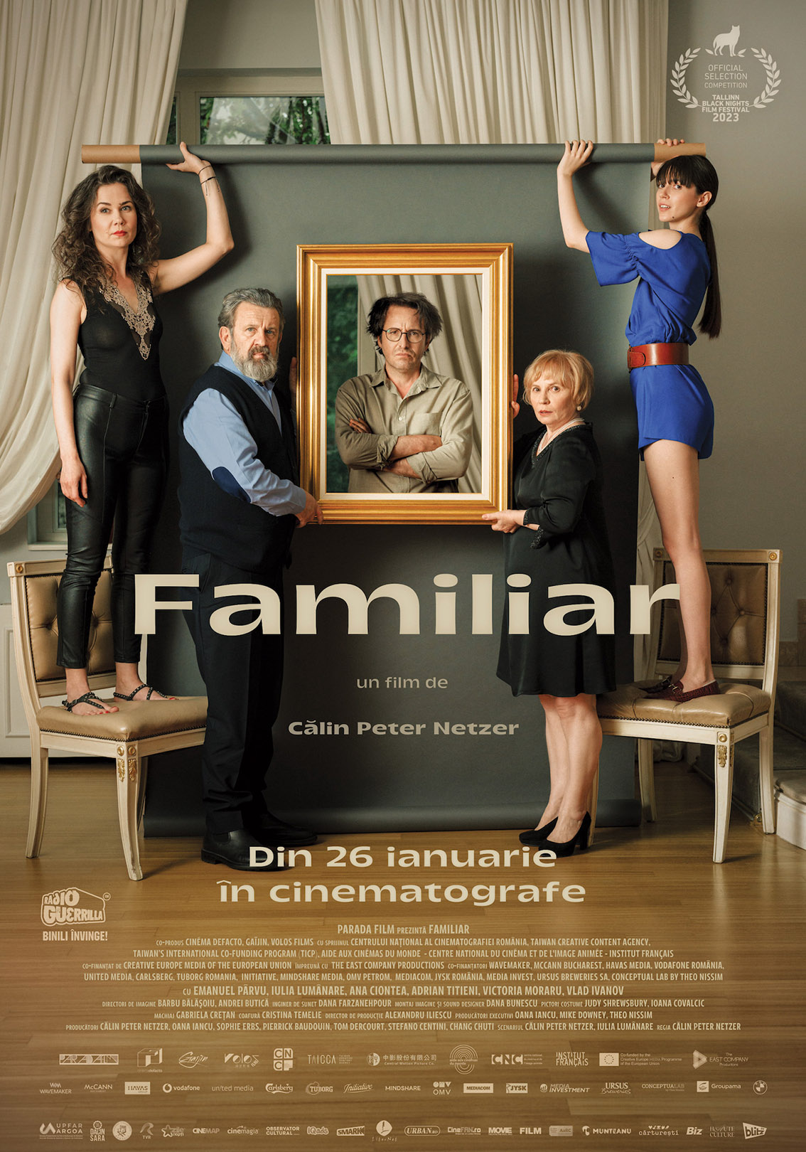 FAMILIAR, cel mai recent film semnat de Călin Peter Netzer, va putea fi văzut de vineri pe marele ecrane din peste 20 de orașe din țară