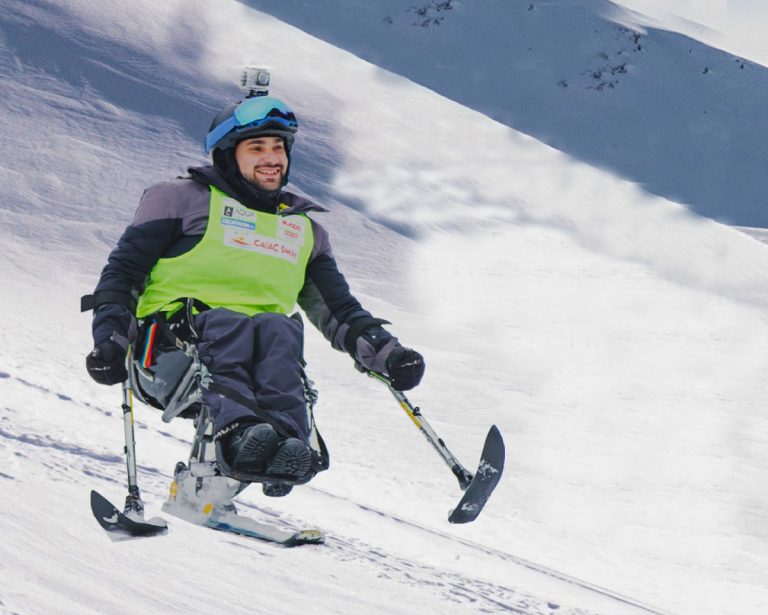 Încep taberele de schi adaptat persoanelor cu dizabilități!