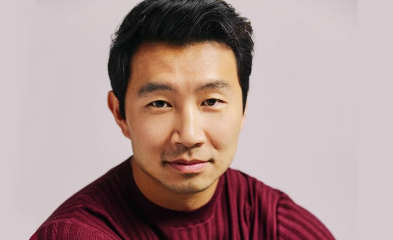 Actorul Simu Liu va fi gazda  People’s Choice Awards 2024