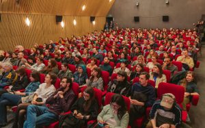 Alege! este tema pe care o propune anul acesta Festivalul internațional de film documentar și drepturile omului One World Romania, care se va desfășura între 05 și 14 aprilie 2024.