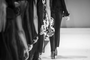 Karl Lagerfeld - o simfonie a stilului și eleganței