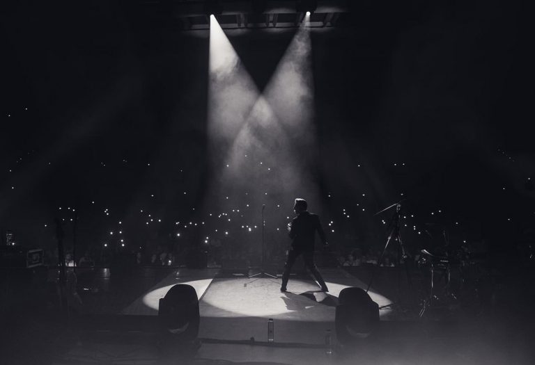 The Mono Jacks cântă sâmbătă seară cu orchestra Filarmonicii Brașov într-un concert sold out!