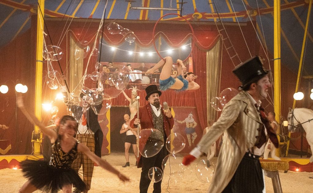 Un viitor luminos/ Il sol dell’avvenire - o amuzantă scrisoare de dragoste a regizorului Nanni Moretti pentru cinematografie în epoca giganților de streaming