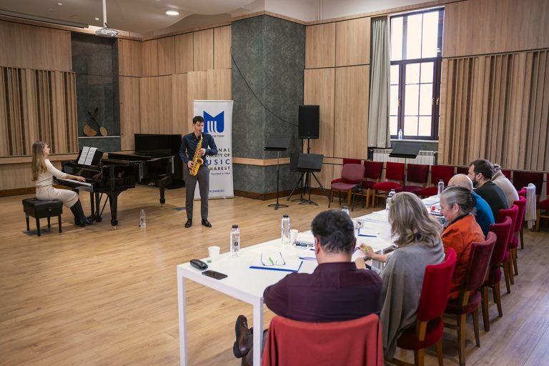 30 de tineri artiști selectați pentru a primi bursa Tinere Talente oferită de Fundația Regală Margareta a României