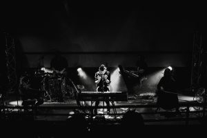 om la lună lansează Fazele Lunii, vineri, 8 martie, la Sala Patria a Filarmonici Brașov