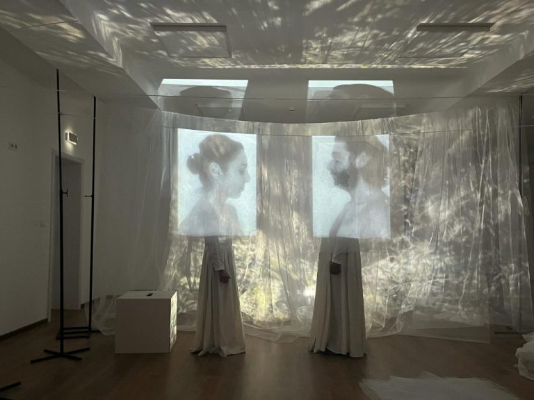 „Acasă, pe Câmpia Armaghedonului”, un spectacol după romanul cu același titlu al Martei Petreu