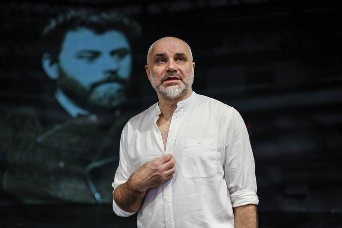 Amintiri din copilărie – one man show susținut de actorul Vitalie Bichir, la Teatrul Național „I.L. Caragiale” din București