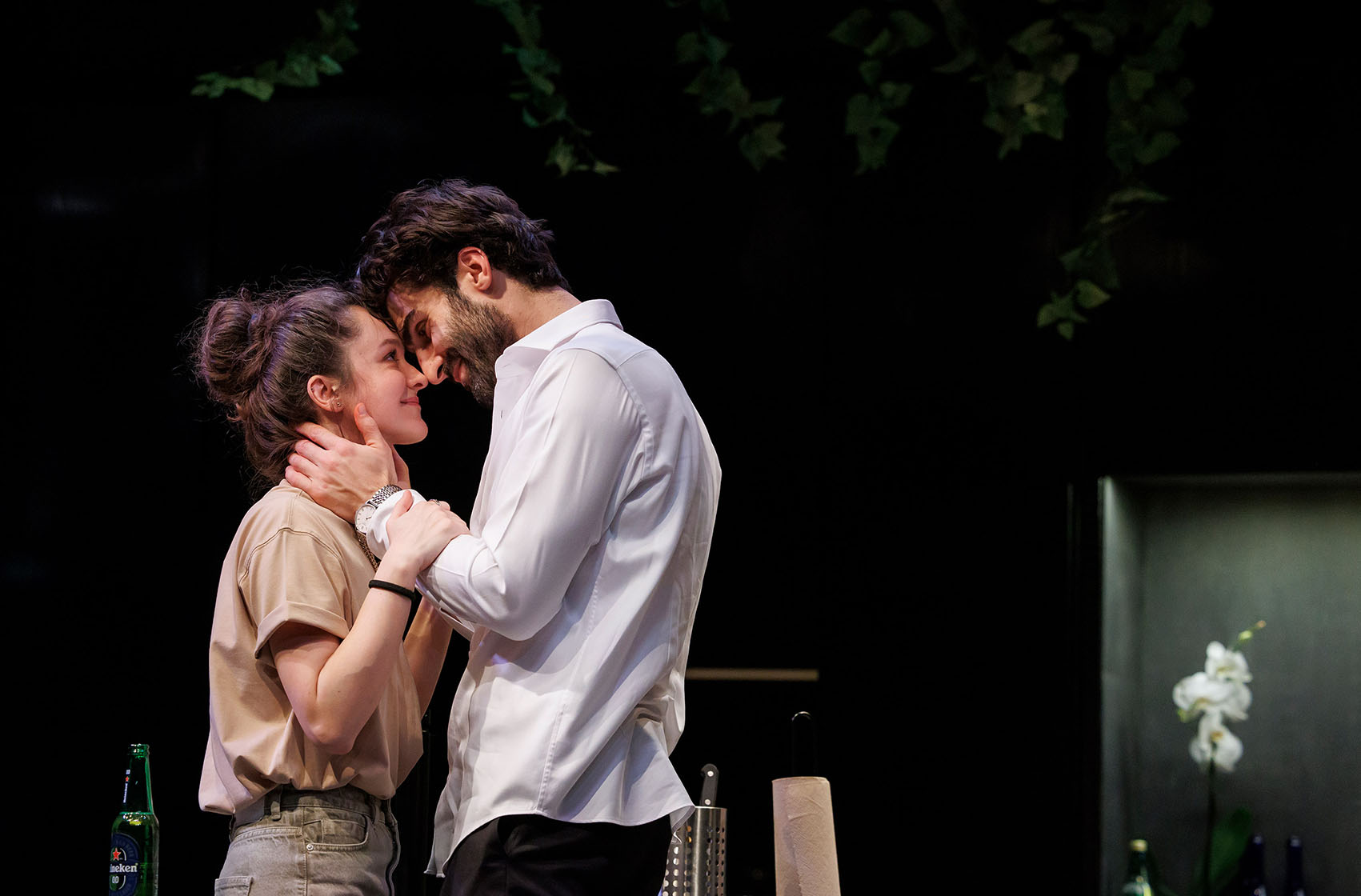 IULIA. Atunci când viața te lasă să alegi – o adaptare la prezent a dramaturgiei clasice la Teatrul Metropolis!