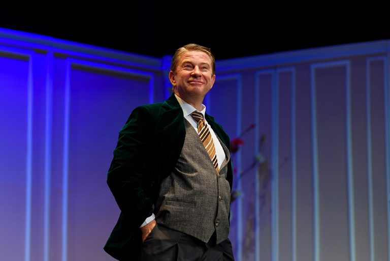 ...Escu de Tudor Mușatescu în premieră la Teatrul Stela Popescu, pe 28 aprilie