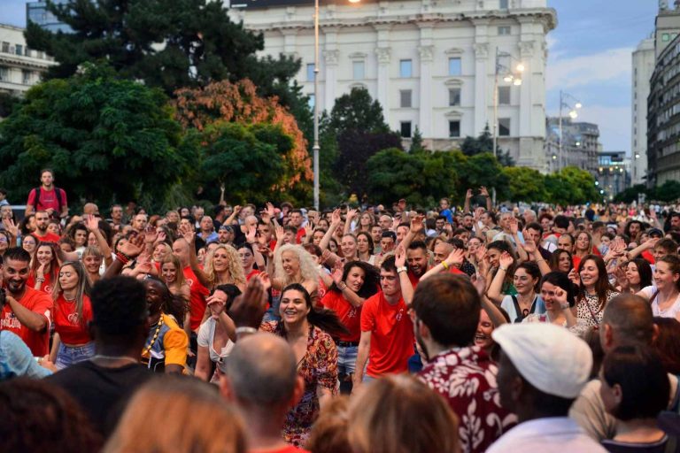 Din 6 aprilie ia startul a patra ediție a celui mai popular eveniment outdoor al capitalei: „Străzi Deschise, București – Promenadă Urbană” 