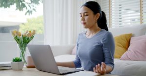 5 moduri prin care poți să rămâi plin de energie în tranziția dintre anotimpuri