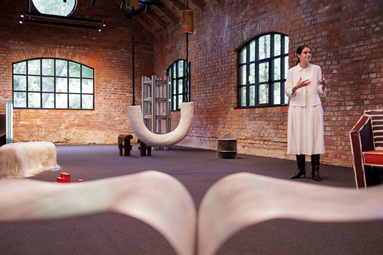 RAD ART FAIR 2024, cel mai important eveniment dedicat pieței de artă contemporană din România, va expune la Hotel CARO peste 300 de lucrări de artă