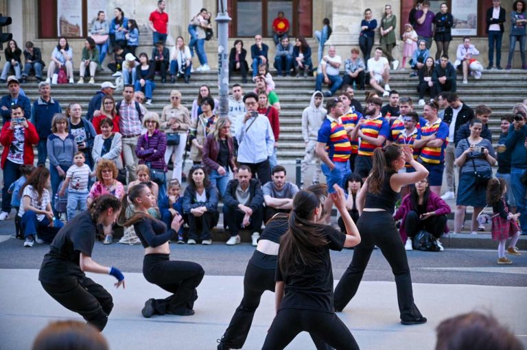 În weekendul 11-12 mai, „Străzi Deschise, București - Promenadă Urbană” activează strada Pajurei din sectorul 1 al Capitalei, iar Calea Victoriei devine redevine zona preferată a bucureștenilor și turiștilor