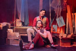 La 100 de ani de la evenimentele reale care l-au inspirat, musicalul „THRILL ME: Povestea lui Leopold și a lui Loeb” se joacă la Teatrul Metropolis în mai și iunie 2024