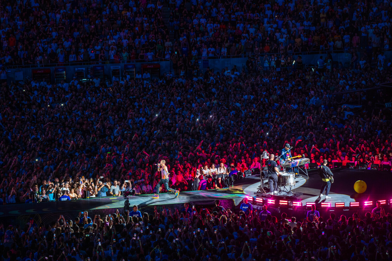 Trupa COLDPLAY a susținut două show-uri memorabile pe Arena Națională din București
