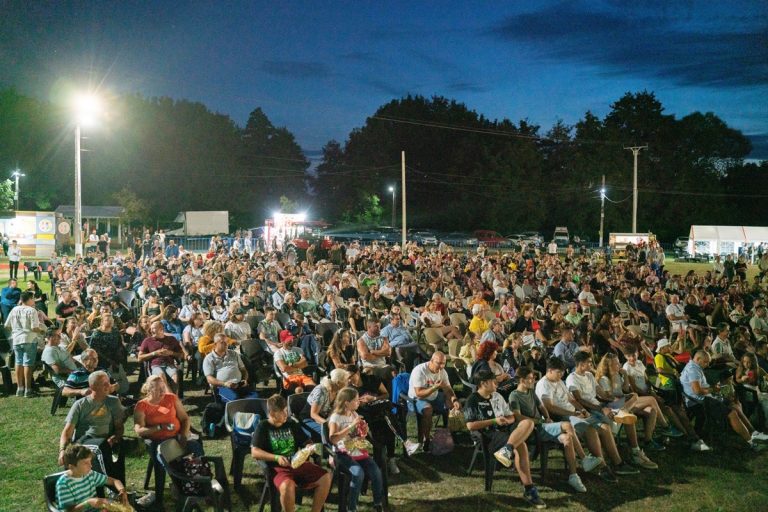 Al treilea sezon al Film în Sat, cel mai mare eveniment cultural din mediul rural debutează între 28 - 30 iunie la Rășinari, Sibiu
