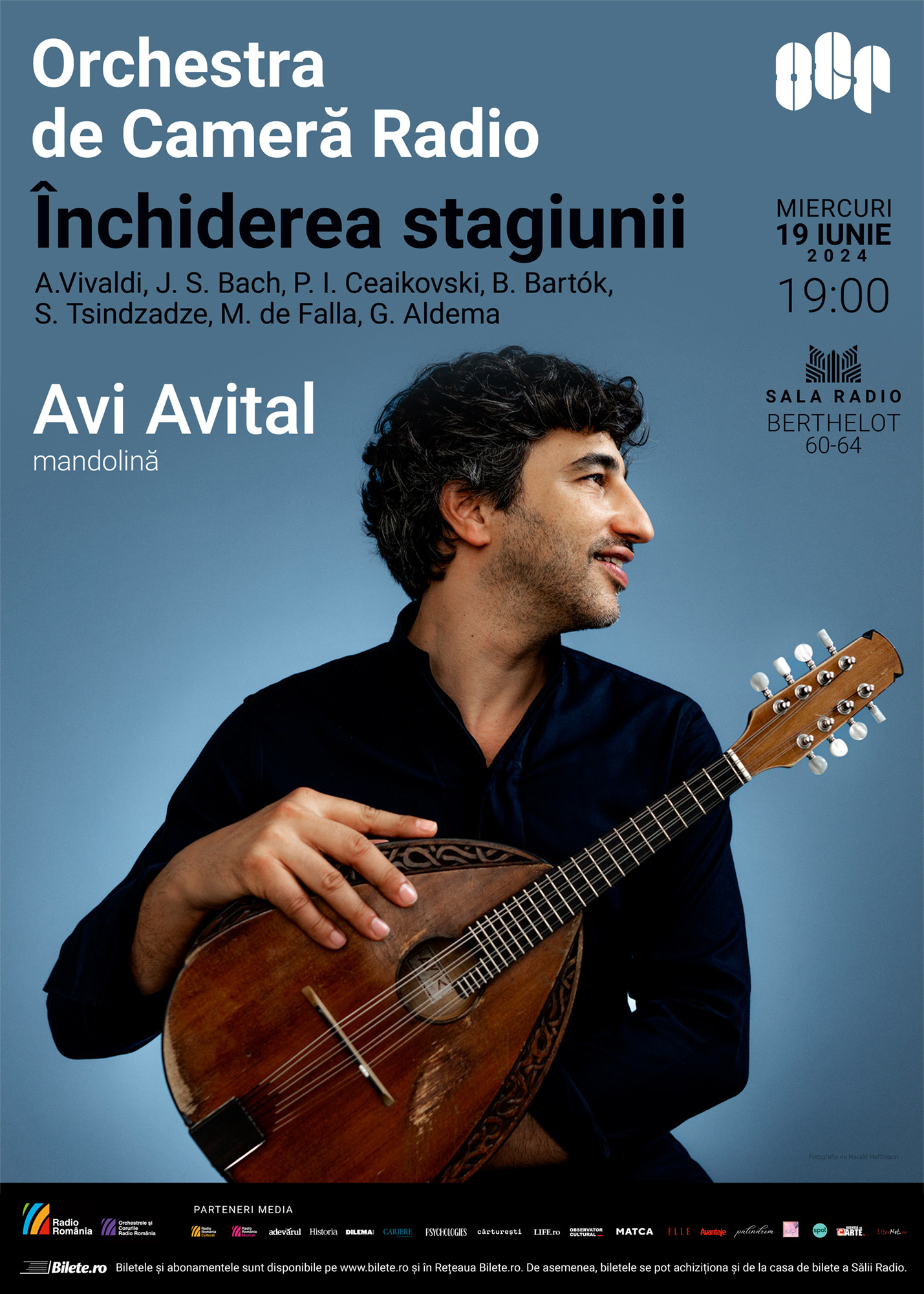 Primul solist la mandolină nominalizat la Grammy: AVI AVITAL &icirc;nchide stagiunea ORCHESTREI DE CAMERĂ RADIO