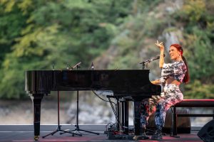  LA CHICA pentru al treilea an în România!