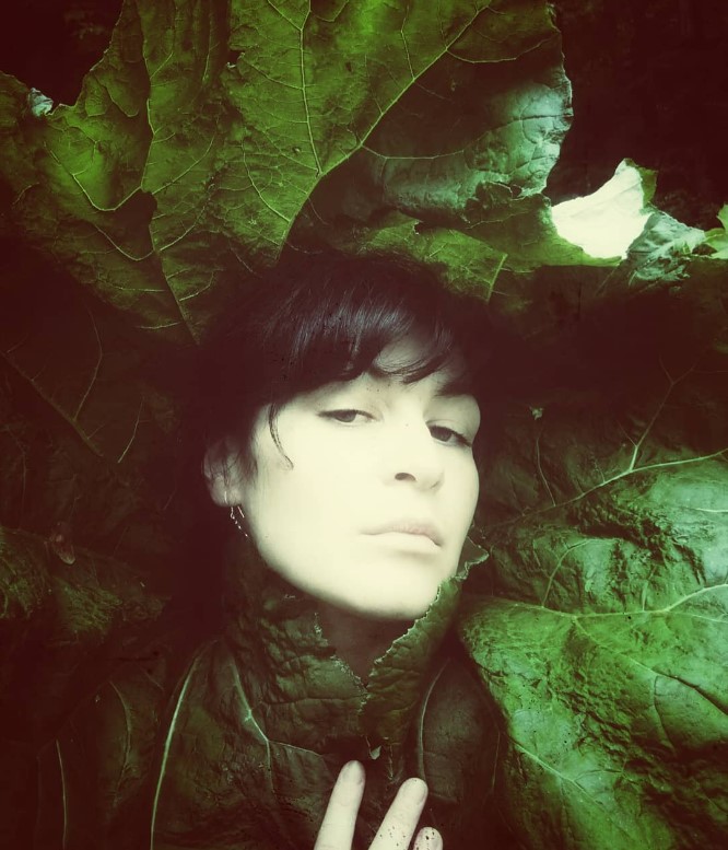 Chronicles from In-Between 495-570 nm - o cronică a lumii naturale evanescente la granița dintre artă, știință și memorie personală