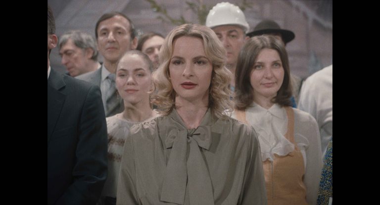 ANUL NOU CARE N-A FOST, lungmetrajul de debut al regizorului Bogdan Mureșanu, va avea premiera mondială la Festivalul Internațional de Film de la Veneția