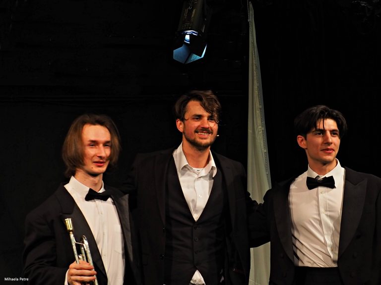 Teatrul Apropo, PROGRAMUL LUNII IULIE