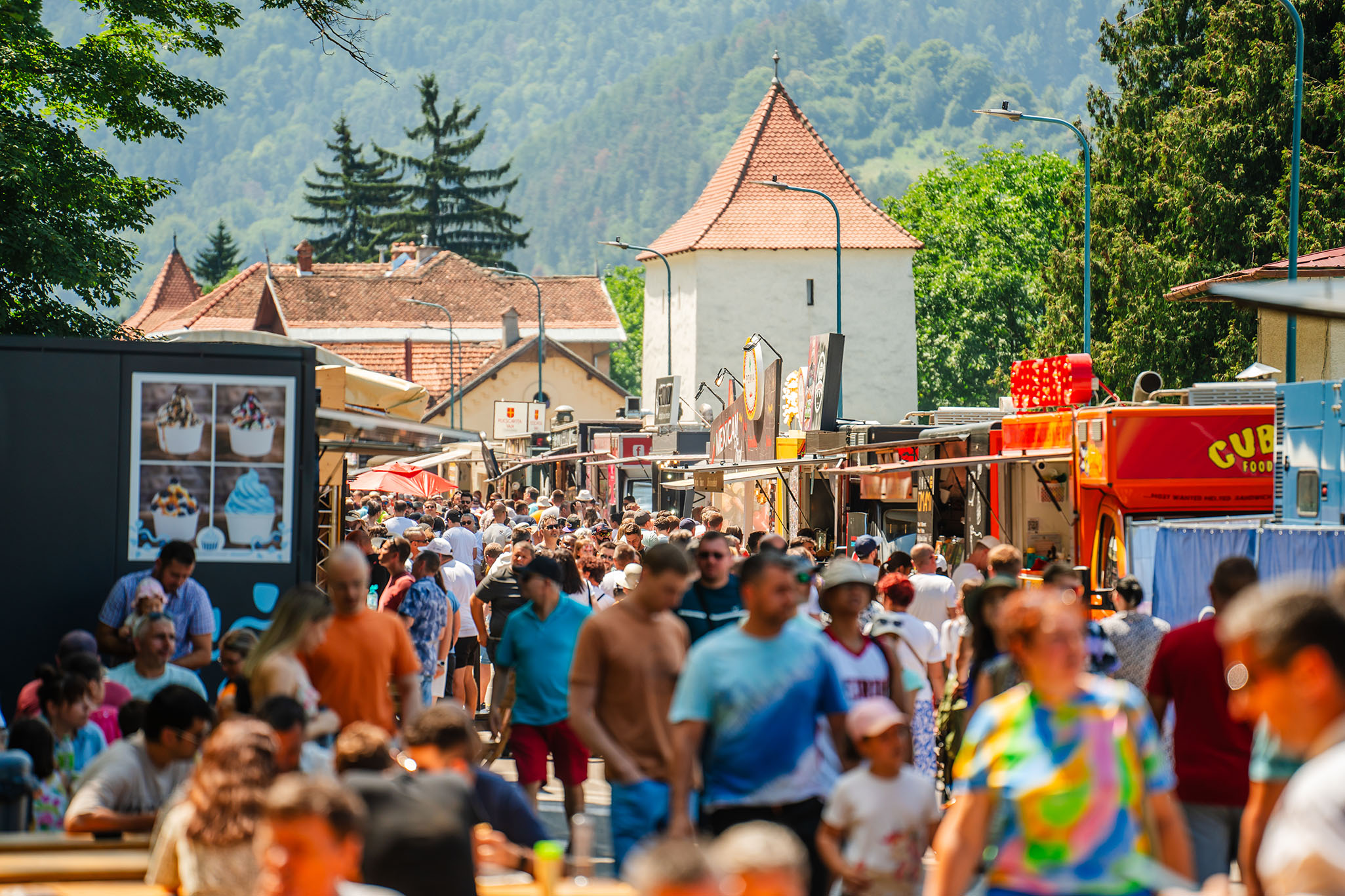 The Mono Jacks, Om la lună și Mădălina Pavăl Orchestra concertează la Street FOOD Festival Brașov 2024