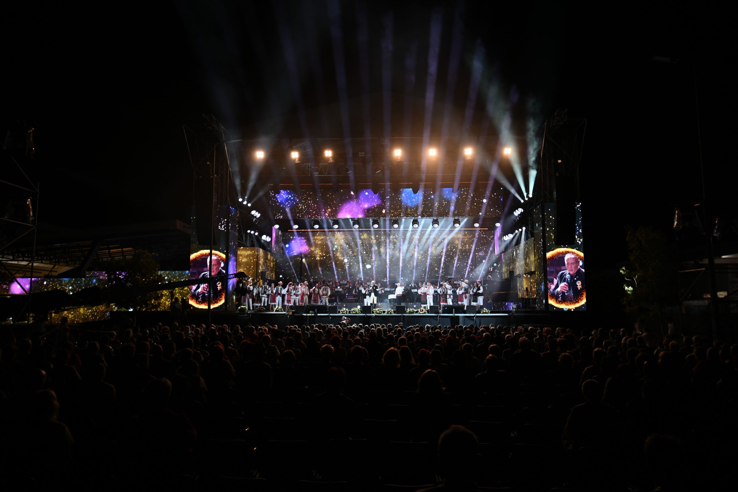 Festivalul Național al C&acirc;ntecului și Dansului Popular Rom&acirc;nesc &bdquo;Mamaia&rdquo; 2024 a revenit după o pauză de 12 ani