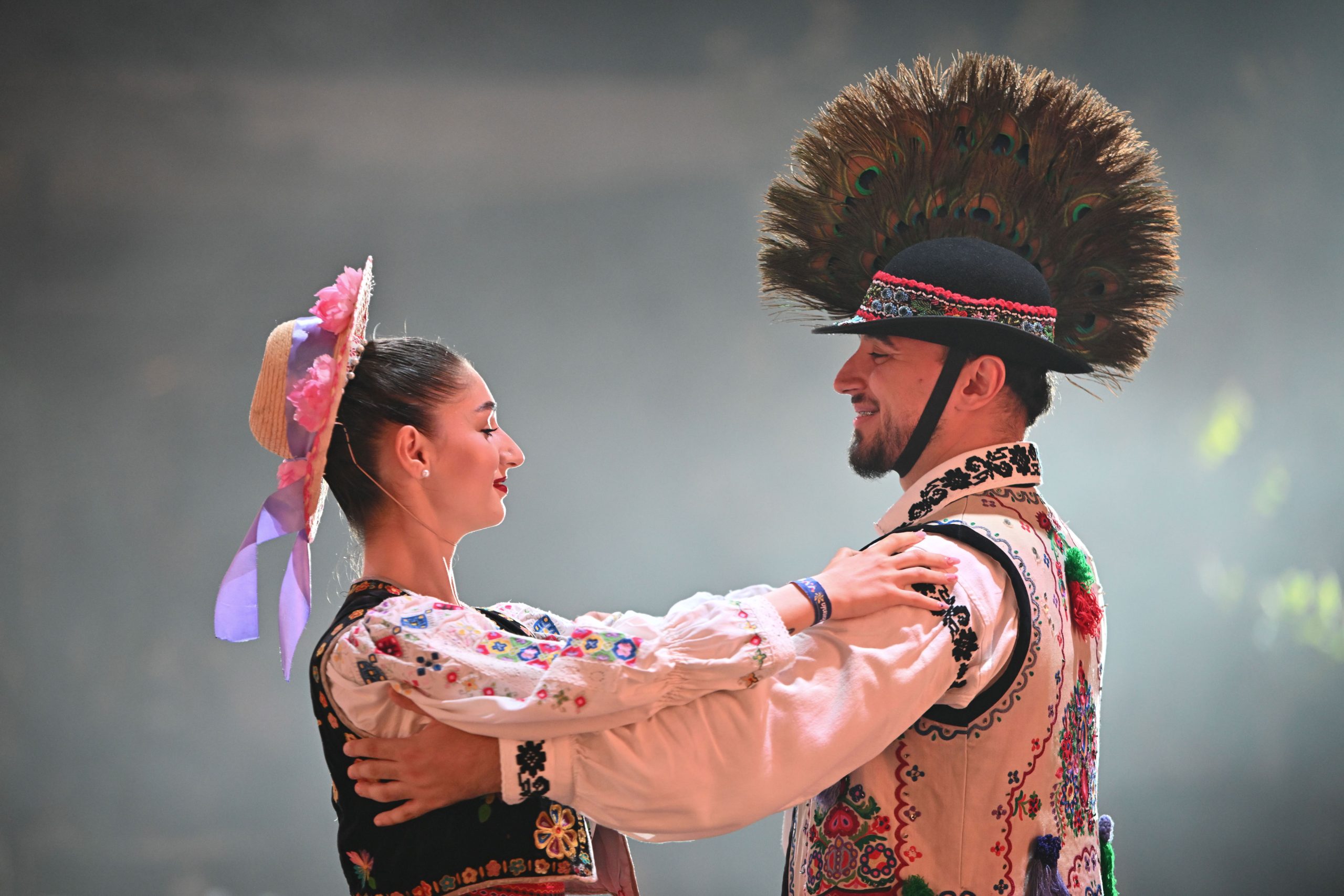 Festivalul Național al C&acirc;ntecului și Dansului Popular Rom&acirc;nesc &bdquo;Mamaia&rdquo; 2024 a revenit după o pauză de 12 ani