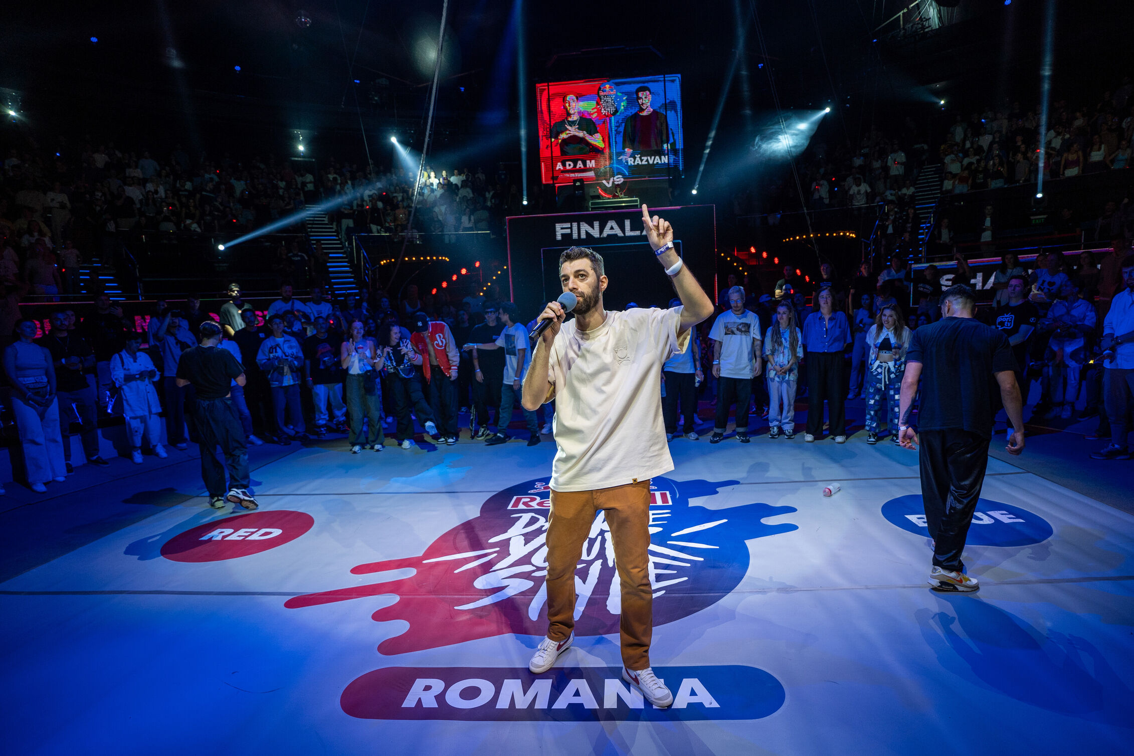 Au mai rămas c&acirc;teva zile p&acirc;nă la finala națională Red Bull Dance Your Style!&nbsp;
