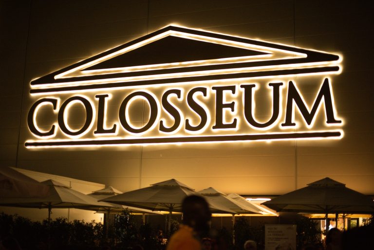 Stand-up comedy, DJ, delicii culinare, băuturi arizanale, piscină cu bile pe apă și alte suprize la The Garden Colosseum Mall