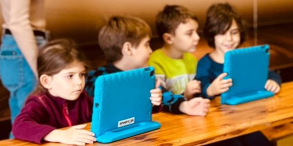 Educația digitală timpurie se dezvoltă &icirc;n Rom&acirc;nia: Academia MindHub deschide 11 centre noi