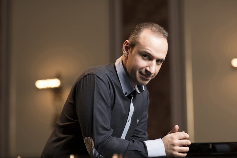 Marele pianist Simon Trpčeski, recital de excepție la Ateneul Român, în cadrul Concursului Internațional George Enescu