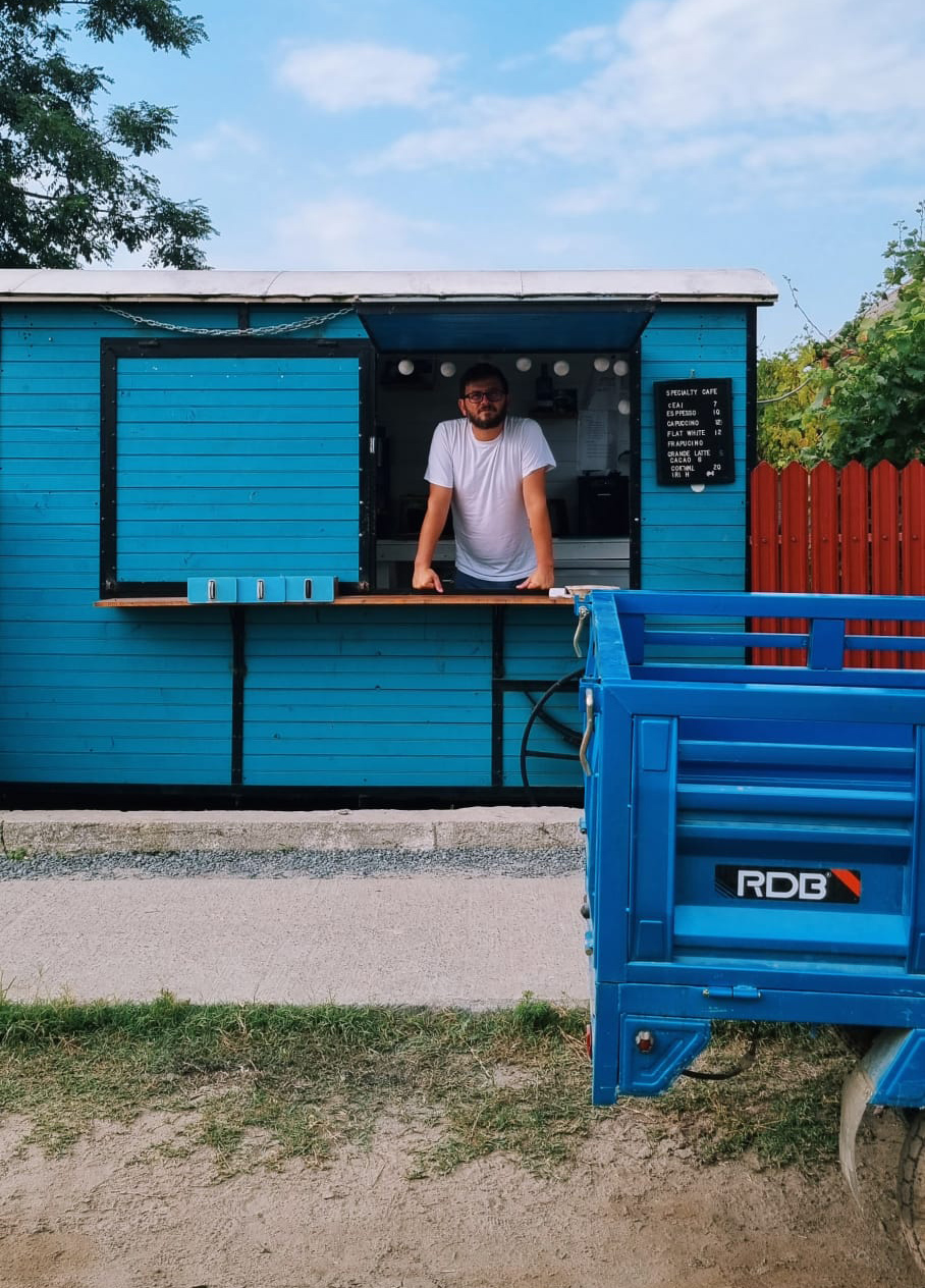 Specialty-Coffee Stop: Delta Cafe Sf&acirc;ntu Gheorghe, locul &icirc;n care se &icirc;nt&acirc;lnesc cinefilii și turiștii