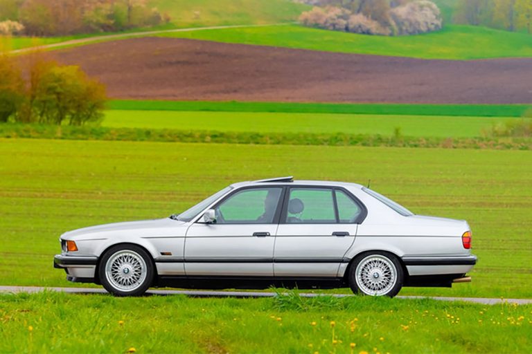 5 mașini de lux ale anilor 80-90, care atrag încă multe priviri