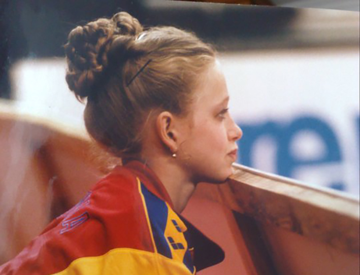 Fuga pe vârfuri, povestea captivantă a sportivei Iulia Moldovan: fuga ei din echipa de gimnastică ritmică a României s-a transformat într-un scandal național!