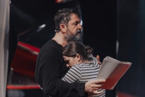 Repetiția de seară de Kiss Csaba, un spectacol-portal către înțelegerea vieții celor care își dedică existența artei scenice