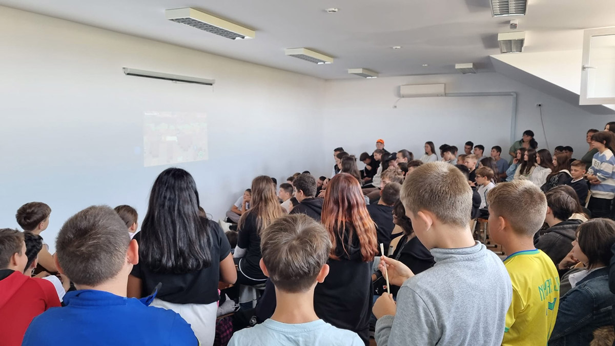 Filme documentare realizate de elevii scolilor gimnaziale din Brasov proiectate pe 20 octombrie la Centrul Cultural Reduta