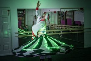 "Dansurile Lumii", un spectacol inedit de dansuri ceremoniale la Galeria Pod din Timișoara