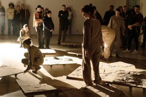 „Deal. Reconstituire”—performance colectiv și vernisaj