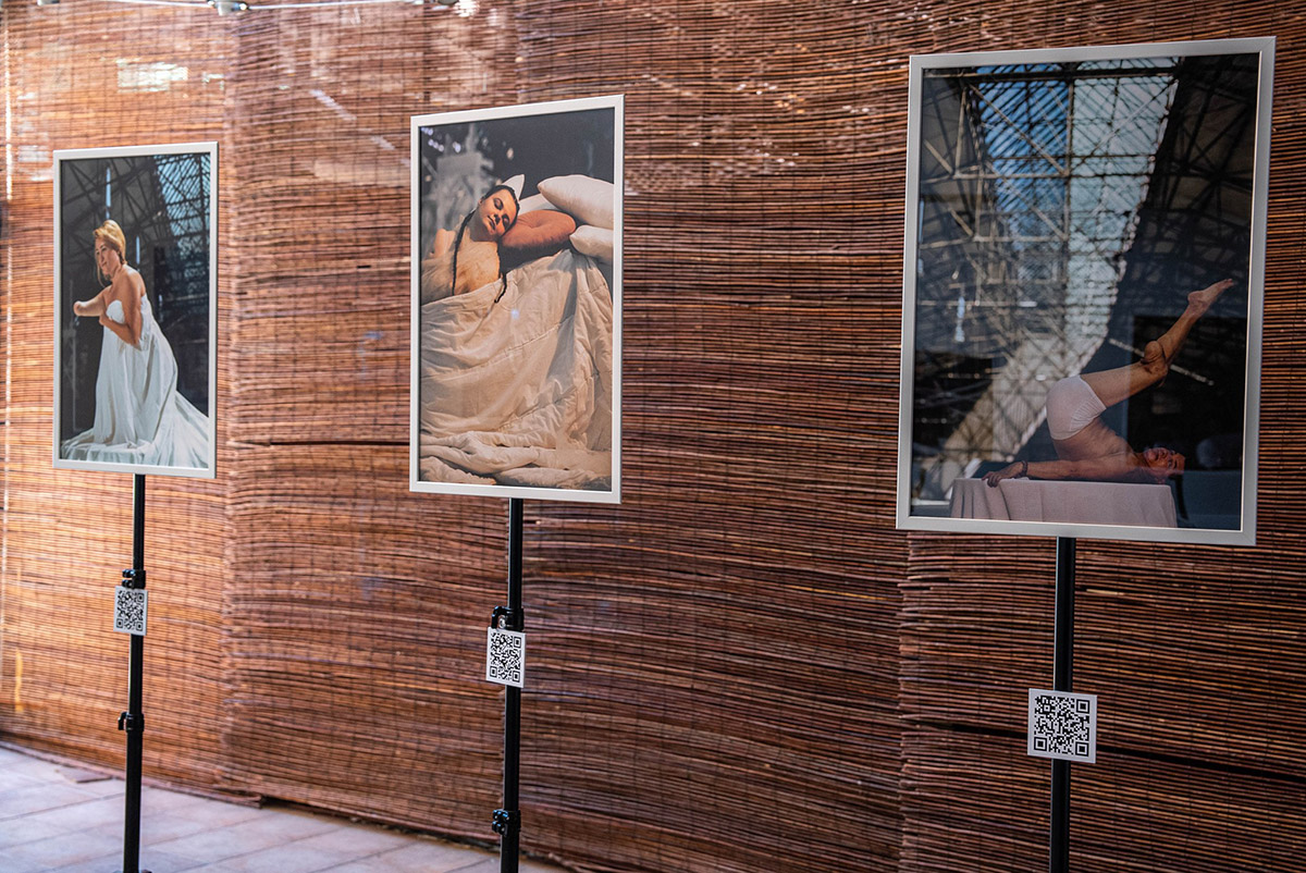Expoziția &bdquo;Să Cunoști Lumea&rdquo;, despre expresivitate, inclusivitate și frumusețea din diversitate, la Galeria Galateca