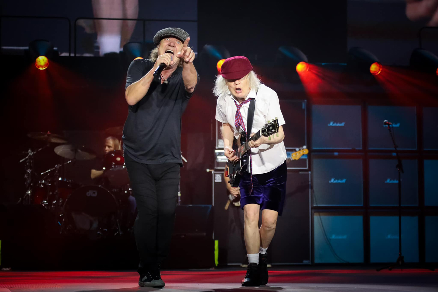AC/DC... Pe poziții și în 2024 AC/DC... Pe poziții și în 2024