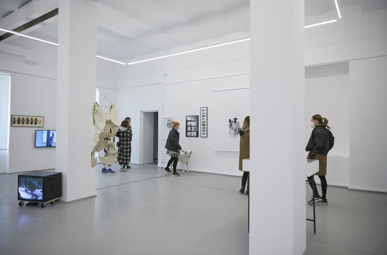 MALMAISON OPEN DOORS 8, 26 artiști și artiste, 6 expoziții solo, o expoziție de grup 