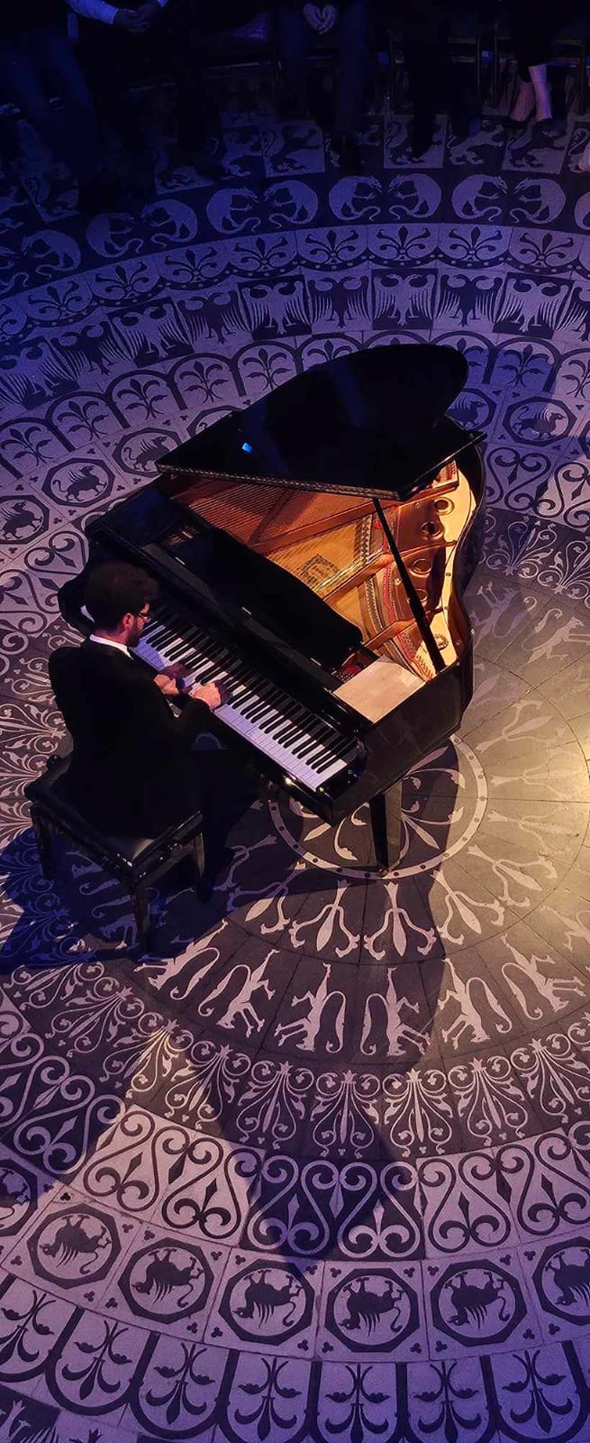 Pianistul Cătălin Răducanu revine la Ateneul Rom&acirc;n din Bucureşti pe 5 octombrie, cu Turneul &rdquo;Un artist, un pian, un țambal &ndash; clasic, jazz, folclor&rdquo;