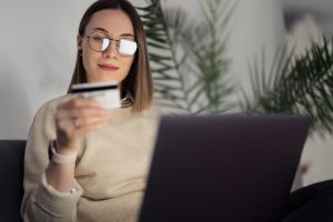 La ce vârstă oamenii sunt mai tentați să aplice pentru un credit?