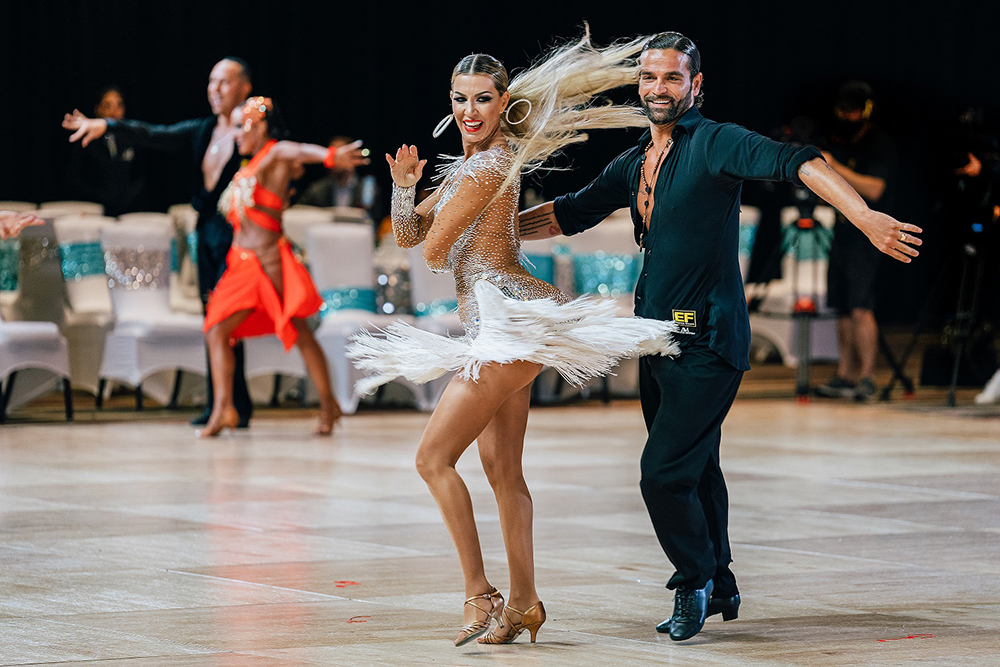 Ballroom Dancing Queens are avea premiera la E! pe 24 noiembrie