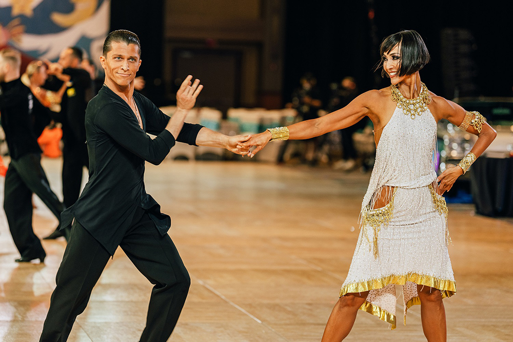 Ballroom Dancing Queens are avea premiera la E! pe 24 noiembrie